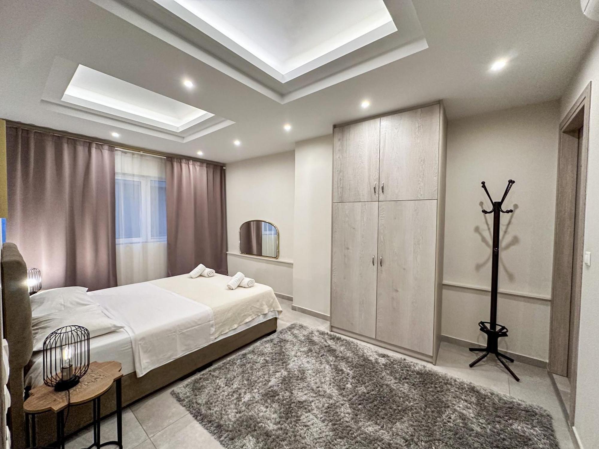 Contemporary & Spacious Renovated Apartment, Dt Syntagma, /Touristic Area Athènes Extérieur photo